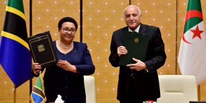 التوقيع على مذكرات تفاهم وبرامج تنفيذية في مختلف القطاعات بين الجزائر وتنزانيا