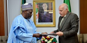 الرئيس تبون يتسلم رسالة خطية من قبل نظيره النيجيري