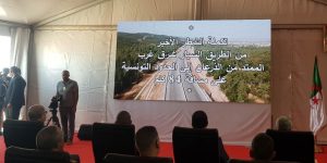 الوزير الأول يدعو من الطارف إلى الإسراع في تفعيل وحدات صيانة الطريق السيار شرق-غرب