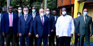 وزير التجارة يستقبل بكامبالا من طرف الرئيس الأوغندي