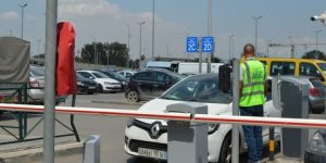 مضاعفة اعوان الامن لمراقبة سيارات موقف مطار الجزائر