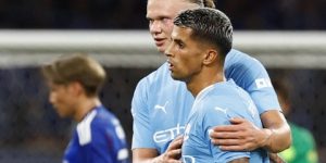 بعد اتصال حاسم.. برشلونة يرضخ لطلب مانشستر سيتي