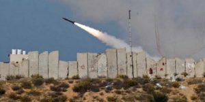 المقاومة في غزة تجري تجربة صاروخية باتجاه البحر