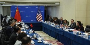 وزيرة التجارة الأميركية في الصين لتهدئة التوترات التجارية