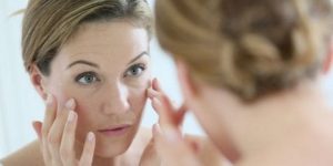 جمال وأناقة.. عادات سيئة تسبب تلف البشرة