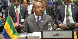 رئيس الغابون يسعى إلى ولاية ثالثة