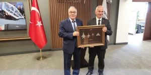 عمار بلاني يجري زيارة إلى شركة “توساش” التركية المختصة بالصناعة في ميدان الطيران والفضاء