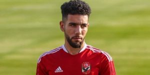 حسب الشركة المسؤولة عن إدارة أعمال الجزائري.. قندوسي ينفي فكرة الرحيل من نادي الأهلي