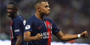 أحدهما يسعد بيريز.. باريس يحصر مبابي بين خيارين