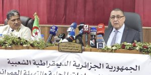 وزير الداخلية يشرف على تنصيب الوالي الجديد لسعيدة