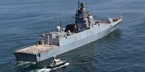 بعد توقف دام أربعة أيام.. مغادرة سفن حربية من الأسطول الروسي ميناء وهران