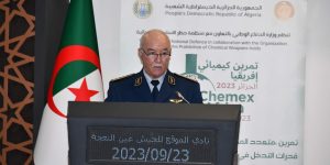 الأمين العام لوزارة الدفاع الوطني يشرف على  تمرين متعدد المكونات