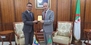 وزير الصحة يؤكد على استعداد الجزائر لإقامة شراكة ثنائية مع ماليزيا في عدة مجالات