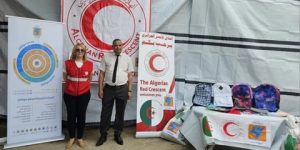 الهلال الأحمر الجزائري يوزع 60 ألف محفظة لعائلات معوزة