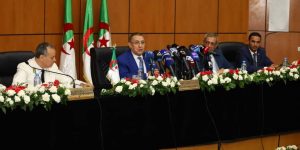 وزير الداخلية يشرف على تنصيب الوالي الجديد للبليدة