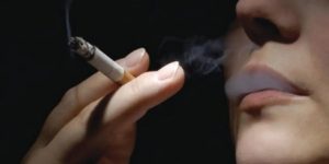 التدخين السلبي بات مرتبطاً أيضا باحتمال متزايد للإصابة بمشاكل وعائية دماغية