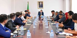 وزير الاتصال يلتقي مدراء القنوات التلفزيونية الخاصة ويؤكد: الوزارة ماضية في دعم ومرافقة كل المؤسسات الإعلامية