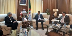 السيد عرقاب يستقبل المفوض التجاري لملك المملكة المتحدة في افريقيا