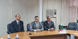 وزير التعليم العالي يتباحث مع نظيره الكوبي سبل التعاون الثنائي في مجال التكوين والتعليم العالين