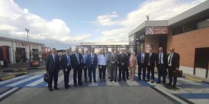 حكار في زيارة ميدانية إلى مصفاة أوغيستا بإيطاليا