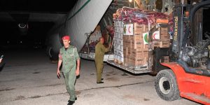 القوات الجوية الجزائرية تشحن مساعدات إنسانية إلى دولة ليبيا الشقيقة