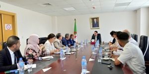 لعقاب يؤكد على ضرورة تأسيس مجلس أخلاقيات المهنة في القريب العاجل