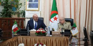 الفريق أول شنقريحة يؤكد لوزير الدفاع الايطالي: اللاستقرار بالمنطقة يفرض على الجزائر وايطاليا تظافر الجهود لتهدئة الأوضاع