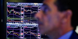 تقرير: فرنسا تشهد أخطر انهيار للسندات منذ عام 1987