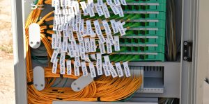 باتنة.. توسيع شبكة الربط بالألياف البصرية 