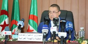 مؤكدا سعي الرئيس تبون للتأسيس لمرحلة جديدة في التنمية المحلية.. مرّاد: الأولوية القصوى لمشاريع فكّ العزلة عن المواطنين