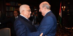الرئيس الفلسطيني يشيد بموقف الجزائر التاريخي الداعم للقضية الفلسطينية