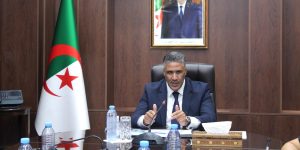 بلعريبي يترأس اجتماعا تقنيا تحضيرا لعملية التوزيع الكبرى للسكنات بمناسبة عيد الاستقلال