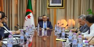 بداري يلتقى التنظيمات الطلابية ويتخذ قرارات عاجلة لانجاح الموسم الجامعي