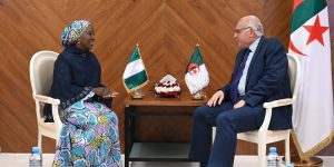 عطاف يستقبل سفيرة جمهورية نيجيريا الفيدرالية بالجزائر