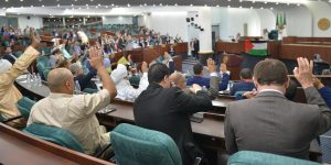 البرلمان يصادق بالأغلبية على قانون المالية التصحيحي لسنة 2023