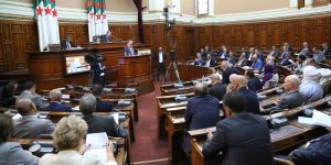 أعضاء مجلس الأمة يثمنون التدابير المدرجة بهدف تعزيز السياسة الاستثمارية في الجزائر