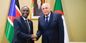 عطاف يؤكد خلال لقاء نظيره من جنوب السودان.. ” الجزائر لن تتوانى عن دعم أشقائها في جنوب السودان وفي بقية دول إفريقيا “