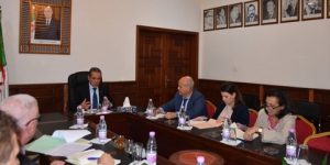 هني يترأس اجتماعا مع مسؤولي القطاع حول ملف المزارع النموذجية