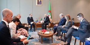 عطاف يستقبل نظيره السويدي توبياس بيلستروم