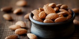 اللوز.. مذاق رائع وقيمة غذائية