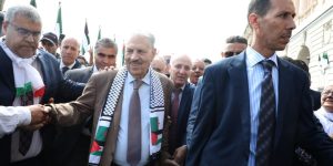 رئيس مجلس الأمة يشارك جموع الجزائريين في المسيرة الشعبية الداعمة للشعب الفلسطيني