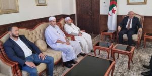 بلمهدي يستقبل الشيخين عبد الحميد أبو القاسم ويحي بعمارة