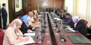 لجنة الشؤون القانونية بالبرلمان تستمع إلى خبراء ومختصين حول مشروع قانون مكافحة التزوير واستعمال المزور