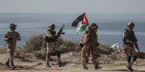 المقاومة في غزة تتصدى.. وتدكّ المستوطنات والمدن المحتلة بالصواريخ