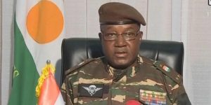 المجلس العسكري بالنيجر يتهم فرنسا بالتخطيط لاغتيال قادة بارزين