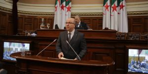 الوزير الأول يعرض بيان السياسة العامة للحكومة أمام أعضاء مجلس الأمة