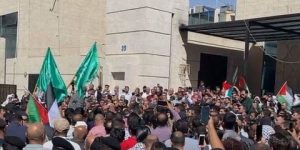 إخلاء مبنى سفارة الاحتلال الصهيوني في الأردن