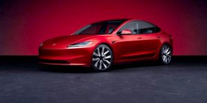 توفر تصميم منقح وميزات جديدة.. تيسلا موديل 3 المحدثة