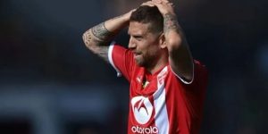 “ملعقة من دواء السعال” توقف “بطل العالم” عامين