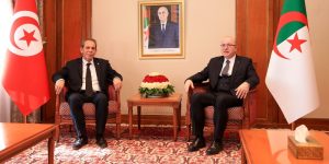 الوزير الأول يستقبل رئيس الحكومة التونسية